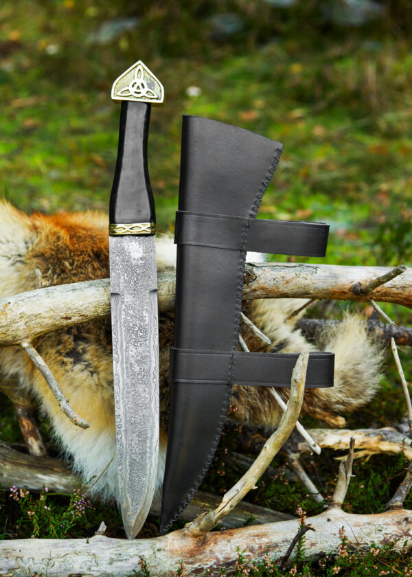 Sax aus Damaszenerstahl mit schwarzer Lederscheide & Horngriff