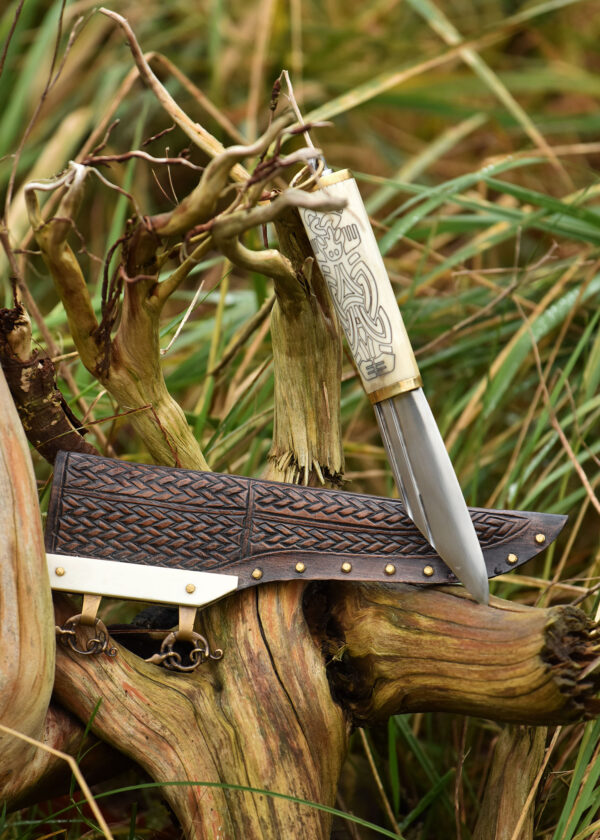 0316201800d_messer_wikinger_sax_knochengriff_borrestil_viking_seax Kleiner Wikinger-Sax, Knochengriff im Borrestil, 9./10. Jh.