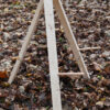 0612041300b_zielscheibenstaender_holz_bogenschiessen_mittelalter_dreibein Zielscheibenständer aus Holz