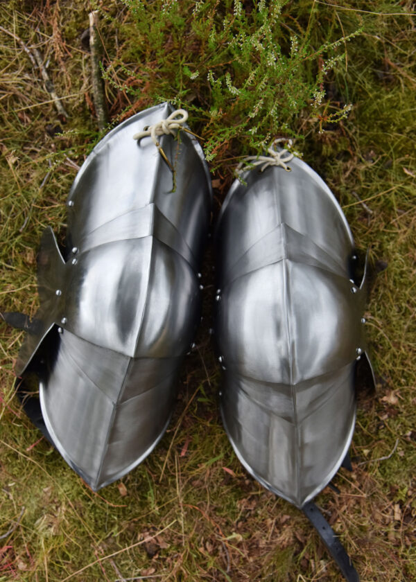 Kniekacheln, 15. Jh., 1,6 mm Stahl, Paar