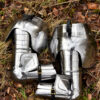 1023093400b_armzeug_stahl_mittelalter Armzeug aus Stahl