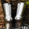 1064000020b_beinzeug_beinschienen_mittelalter_diechlinge_kniebuckel_stahl_ruestung Mittelalterliches Beinzeug, Diechlinge und Kniebuckel, 14. Jh., 1,6 mm Stahl