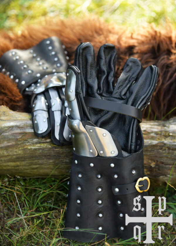 1064000061d_plattenhandschuhe_panzerhandschuhe_visby_schwarz_ruestung_mittelalter Stredoveké plátové rukavice, bitka pri Visby, 14. stor., hnedá