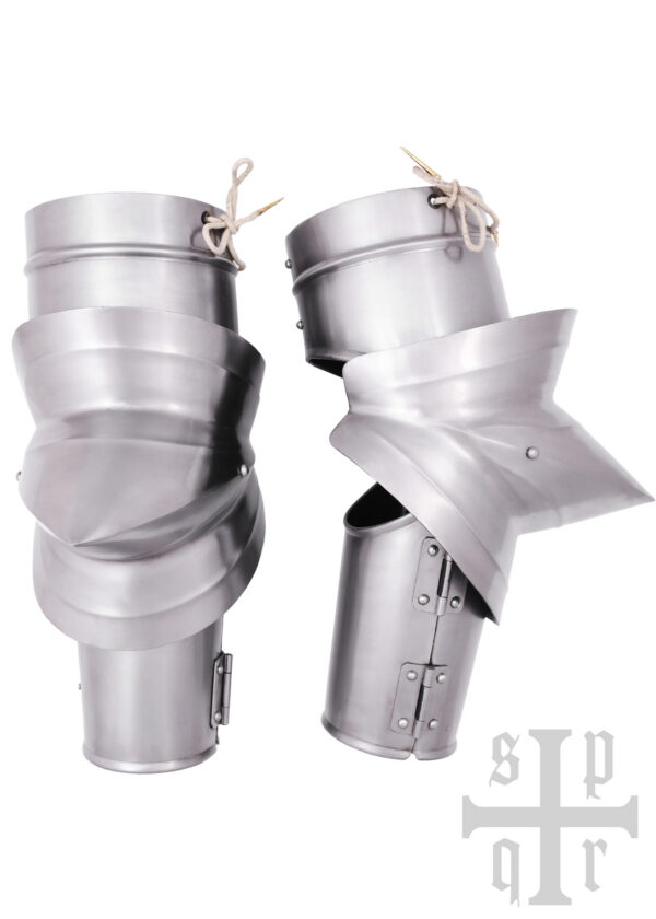 1064000092_armschienen_gotisch_ruestung_spitze_ellenbogenkacheln_spqr Gotische Armschienen mit Spitzen Ellbogenkacheln, 15. Jh., 1,5 mm Stahl, Paar