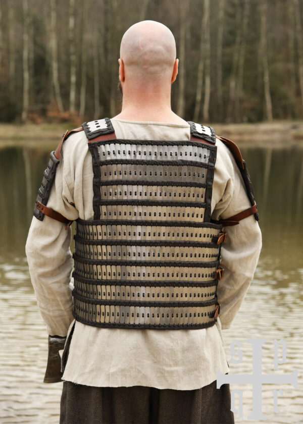 1064000103e_birka_lamellen_schuppenpanzer_wikinger_ruestung_stahl_leder_mittelalter Lamellenpanzer Typ Birka, Stahl und Leder