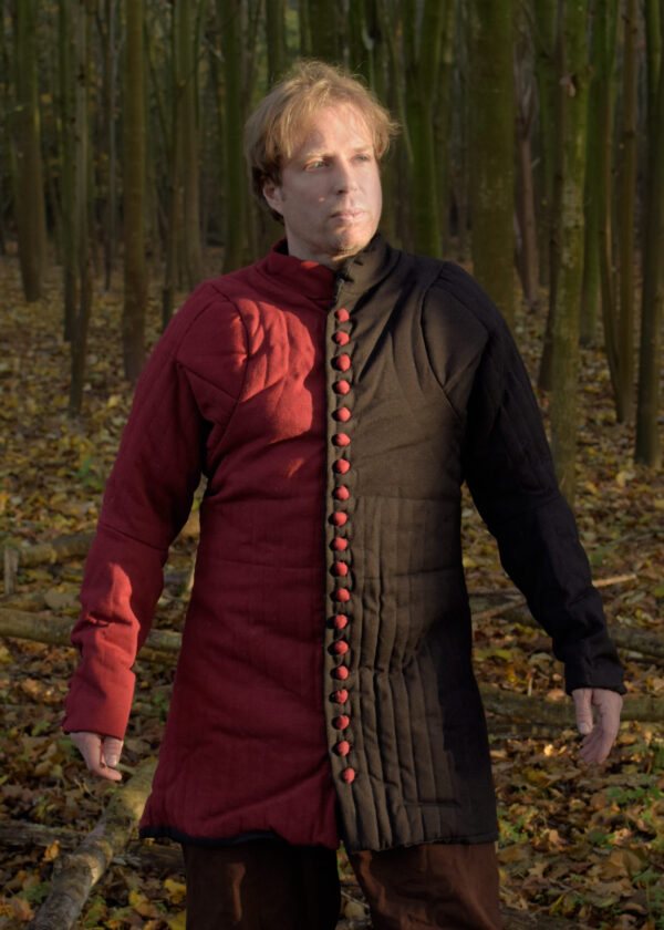 1280001200_gambeson_schwarz_rot_mittelalter Gambeson mit Knöpfen, Jupon, rot und schwarz