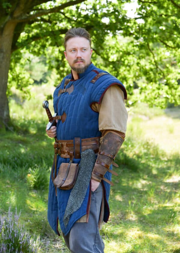Stredoveký gambeson Vari, použitý vzhľad, modro-hnedý