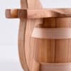 Bierkrug mit Klappdeckel aus Holz