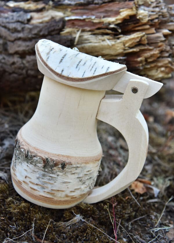 Korbeľ z brezového dreva s vekom cca 17 x 14 cm