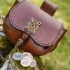 Gürteltasche mit keltischen Zierbeschlägen