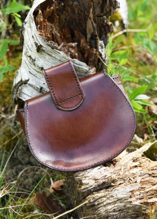 Gürteltasche mit keltischen Zierbeschlägen