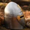 Topfhelm mit klappbarem Visier, 1,6 mm Stahl, poliert
