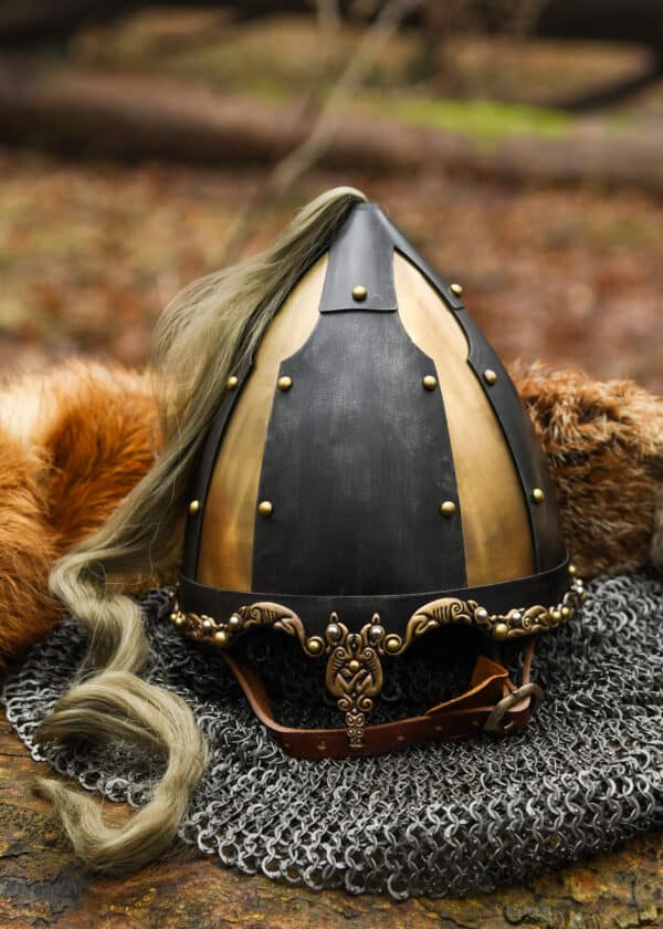 Rus-Helm mit Pferdehaarbusch