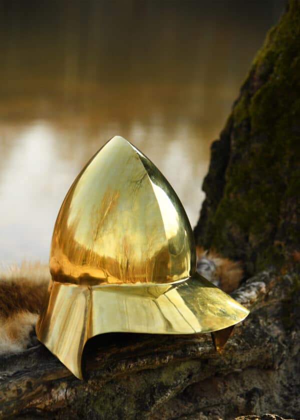 Böotischer Helm, Griechischer Helm aus Messing, 4. Jh. v. Chr.