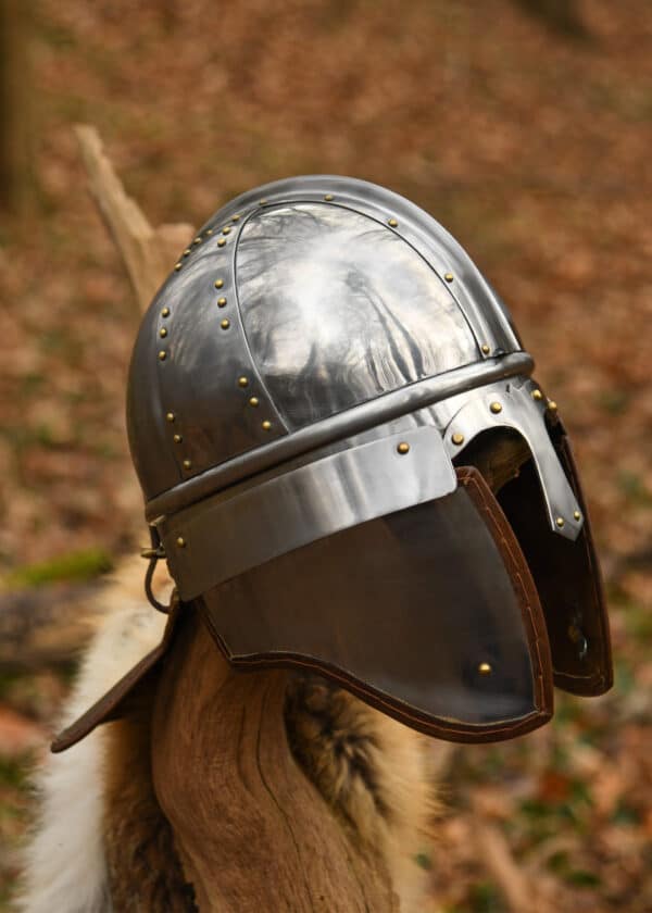 Spätrömischer Kavallerie Helm (Burgh Castle), Stahl