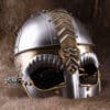Brillenhelm Beowulf mit Wangenklappen und Kettenbrünne