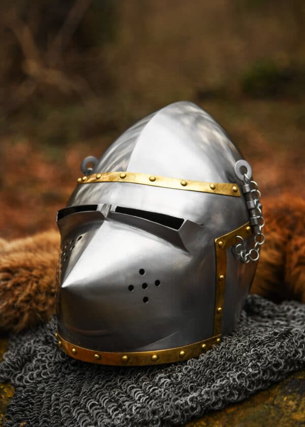 Beckenhaube, Hundsgugel, ca. 1390, 1,6 mm Stahl