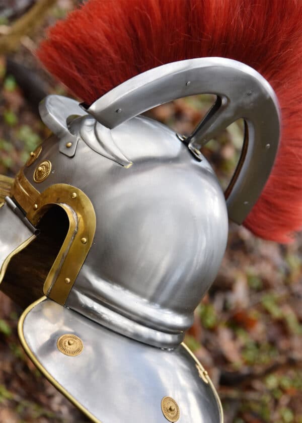 Römischer Offiziershelm mit Helmbusch (Centurio)