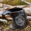 Korbeľ z rohoviny – Valknut