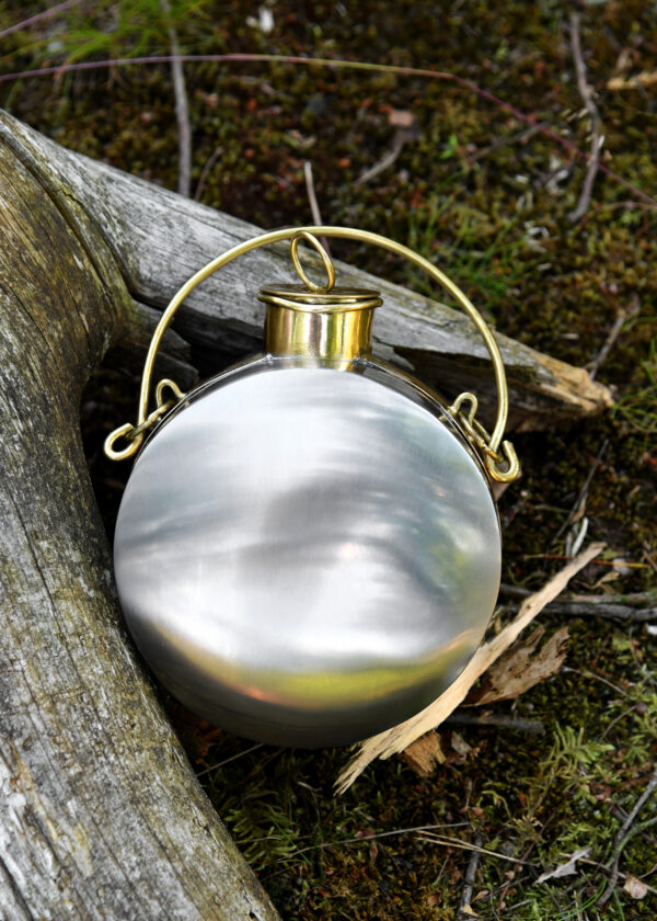 Römische Feldflasche (Laguncula), Stahl und Messing