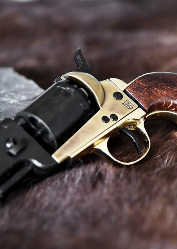 Colt Navy 1851, Perkussionsrevolver, Schwarz mit Messingrahmen, Replik