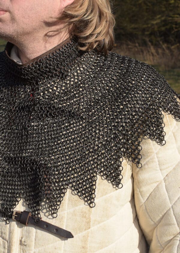 Bischofskragen, Kettenkragen mit Lederriemen und Schnallen