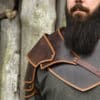 Leder Schulterschutz Arnulf, braun