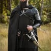 Leder Schulterschutz Balor mit Metalldetails, schwarz