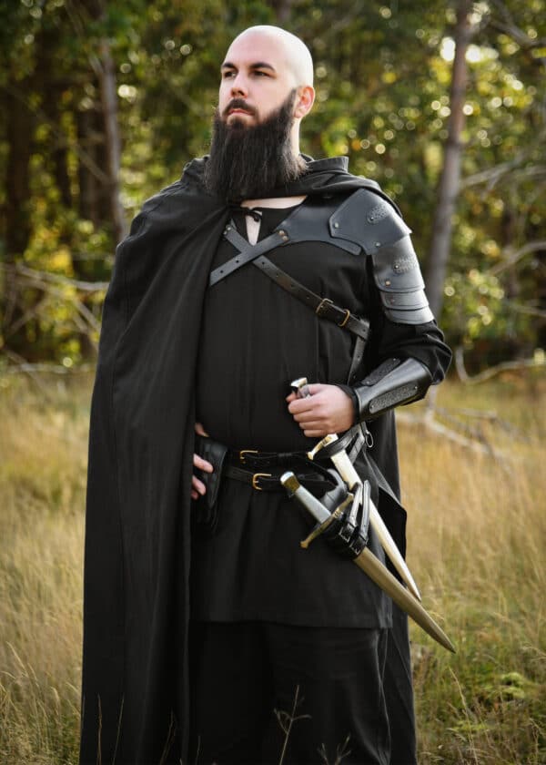 Leder Schulterschutz Balor mit Metalldetails, schwarz