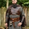 Leder Armschützer Arnulf mit Metalldetails, braun