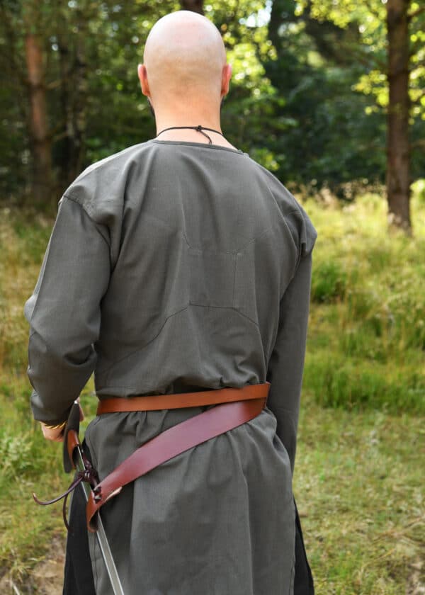 Hochmittelalter Schwertgürtel, Rechtshänder