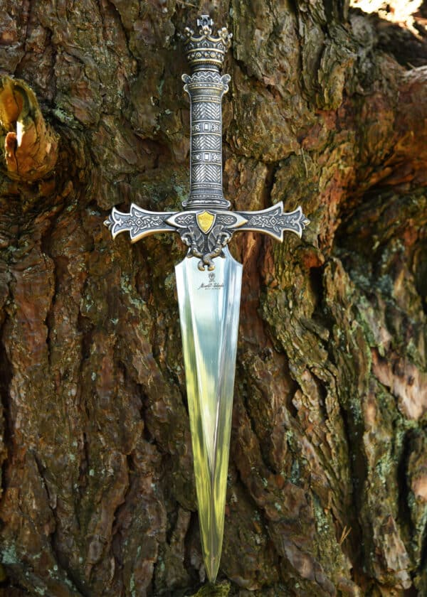 Dolch von König Artus, Marto