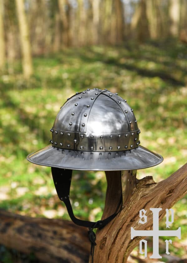 Eisenhut mit Spangen und Wangenklappen, 14. Jh., 1,6 mm Stahl