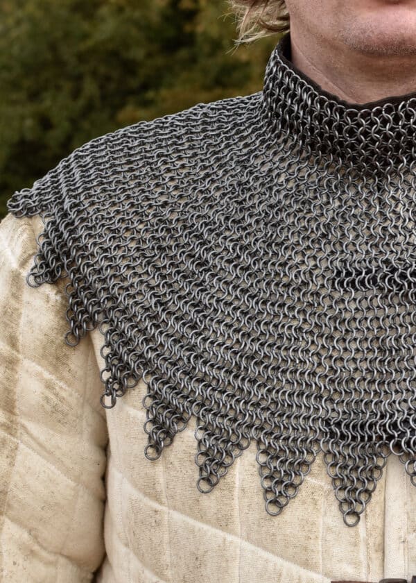 Bischofskragen, Kettenkragen mit Lederriemen und Schnallen