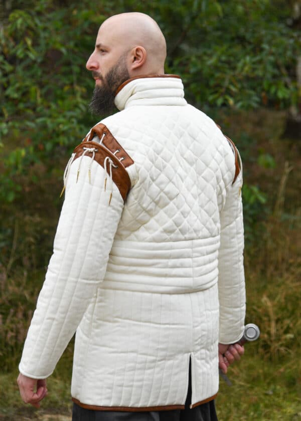 Langer Gambeson mit abnehmbaren Ärmeln und Leder, natur-braun