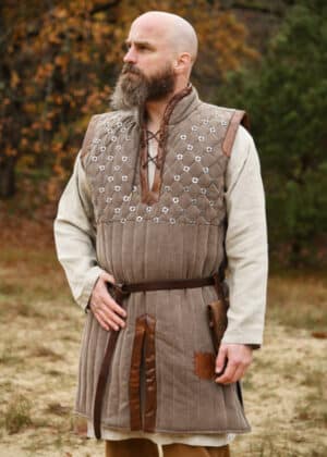 Gambeson bez rukávov s ručne vyrobenými detailmi, hnedý