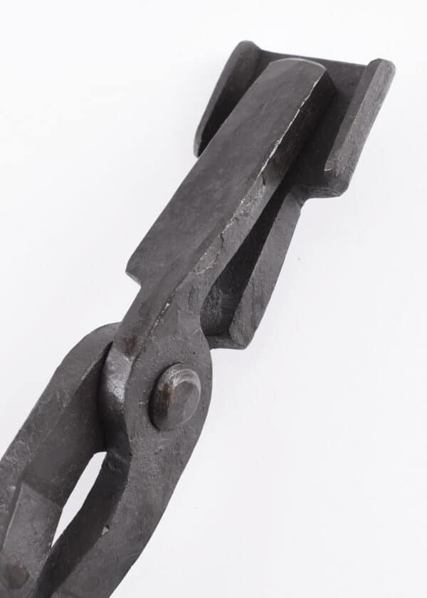 Kliešte s uzavretými čeľusťami, kováčske kliešte, ručne kované, 35 x 20 mm