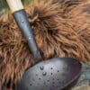 Veľká stredoveká naberačka na penu s rukoväťou z jaseňového dreva
