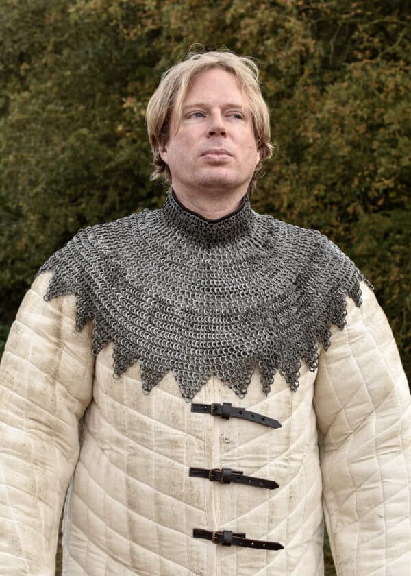 Bischofskragen, Kettenkragen mit Lederriemen und Schnallen