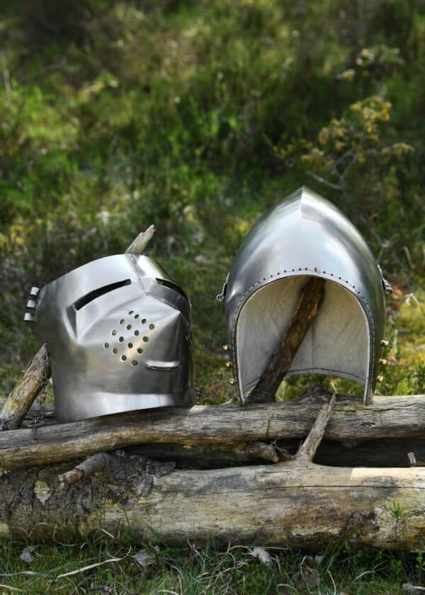 Hundsgugel, ca. 1390, 2 mm Stahl