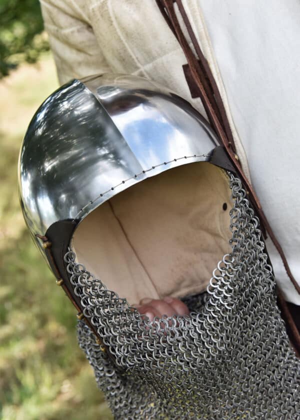 Beckenhaube mit Kettenbrünne aus vernieteten Flachringen, 2 mm Stahl